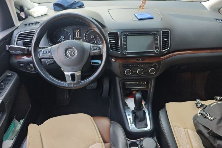 Used Volkswagen Sharan 2013 2.0 TSI Comfort Model Center Console