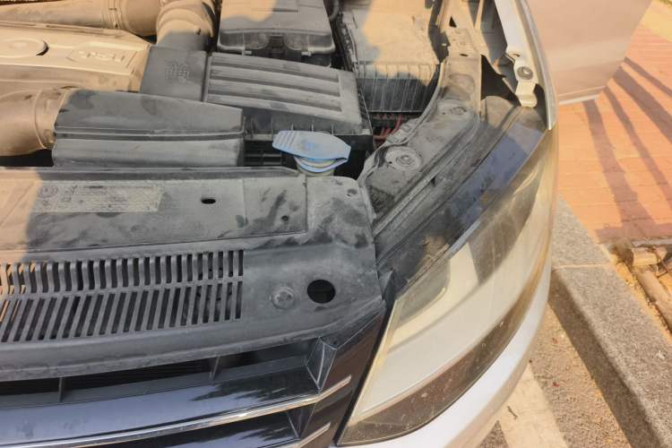 Used Volkswagen Sharan 2013 1.8TSI Comfort Model Engine Bay Left