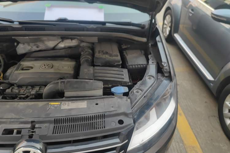 Used Volkswagen Sharan 2013 1.8TSI Comfort Model Engine Bay Left
