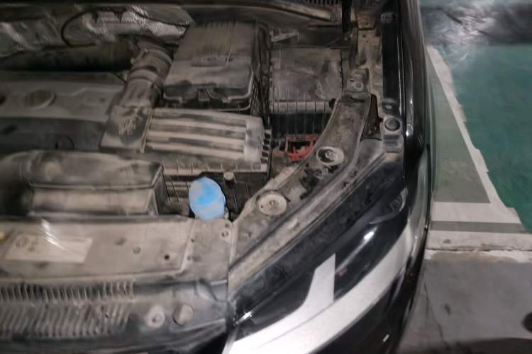 Used Volkswagen Sharan 2013 1.8TSI Standard Model Euro IV Engine Bay Left