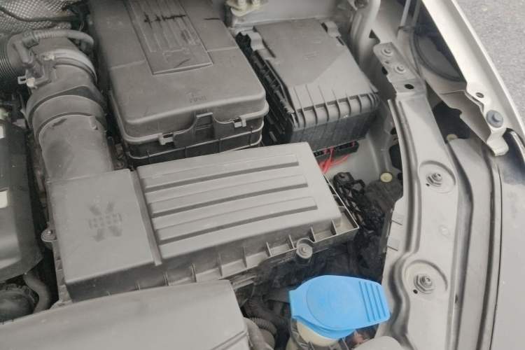 Used Volkswagen Sharan 2013 1.8TSI Standard Model Euro IV Engine Bay Left