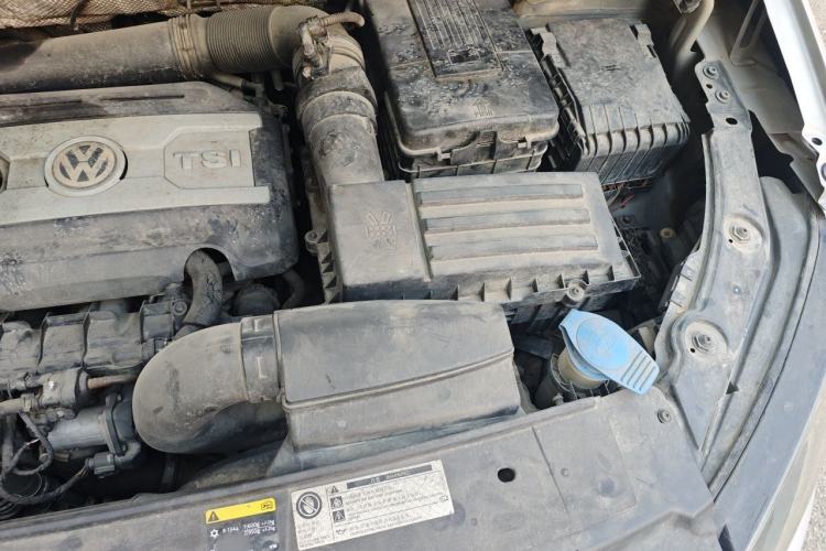 Used Volkswagen Sharan 2013 2.0 TSI Comfort Model Engine Bay Left
