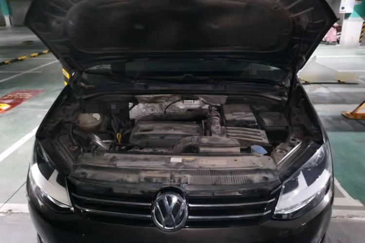 Used Volkswagen Sharan 2013 1.8TSI Standard Model Euro IV Engine Bay
