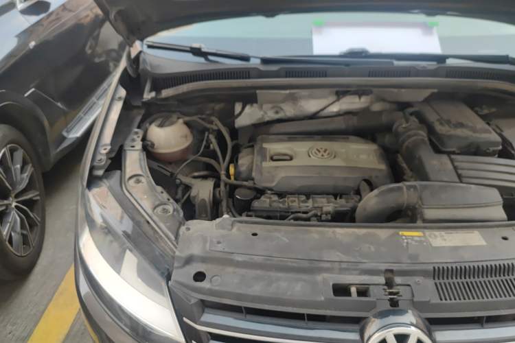 Used Volkswagen Sharan 2013 1.8TSI Comfort Model Engine Bay Right