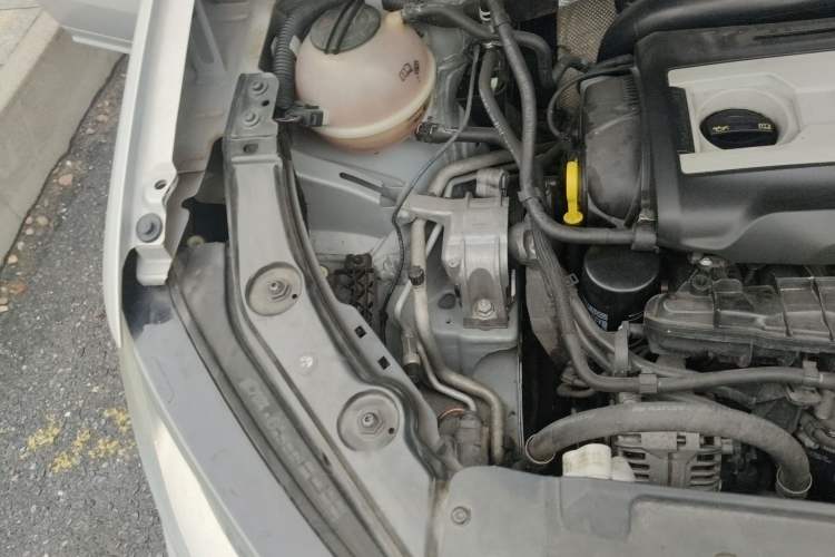 Used Volkswagen Sharan 2013 1.8TSI Standard Model Euro IV Engine Bay Right