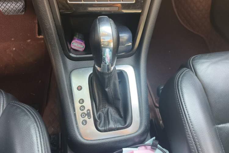 Used Volkswagen Sharan 2013 1.8TSI Comfort Model Gear Lever