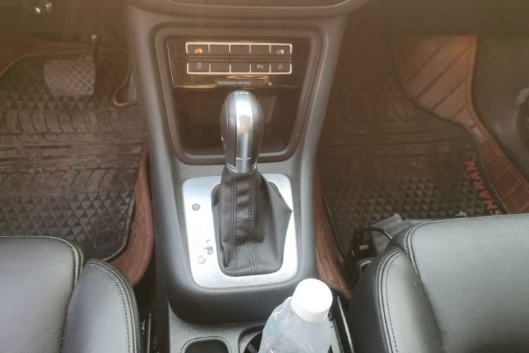 Used Volkswagen Sharan 2013 1.8TSI Comfort Model Gear Lever