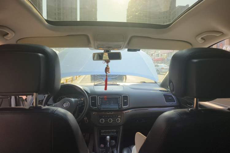 Used Volkswagen Sharan 2013 1.8TSI Comfort Model Headliner