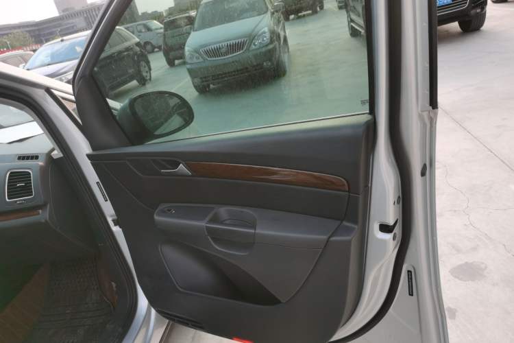 Used Volkswagen Sharan 2013 1.8TSI Comfort Model Interior 5