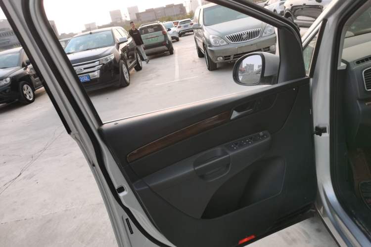 Used Volkswagen Sharan 2013 1.8TSI Comfort Model Interior 7