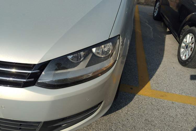 Used Volkswagen Sharan 2013 2.0 TSI Standard Model Left Front Headlight