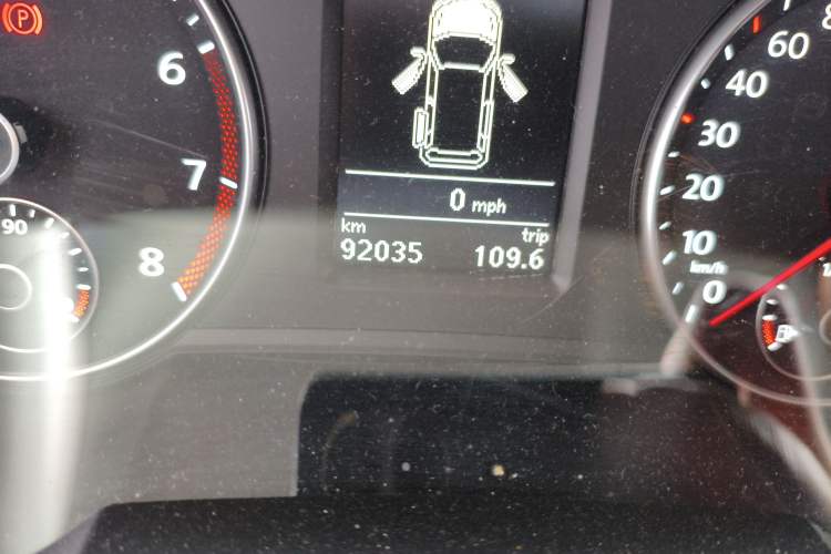 Used Volkswagen Sharan 2013 1.8TSI Standard Model Odometer Close Up