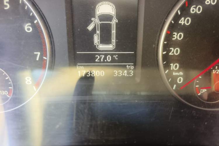 Used Volkswagen Sharan 2013 1.8TSI Comfort Model Odometer Close Up