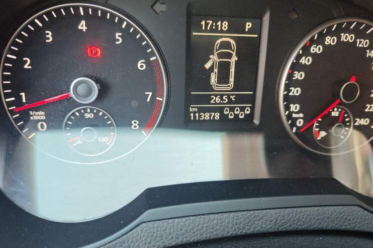 Used Volkswagen Sharan 2013 2.0 TSI Comfort Model Odometer Close Up
