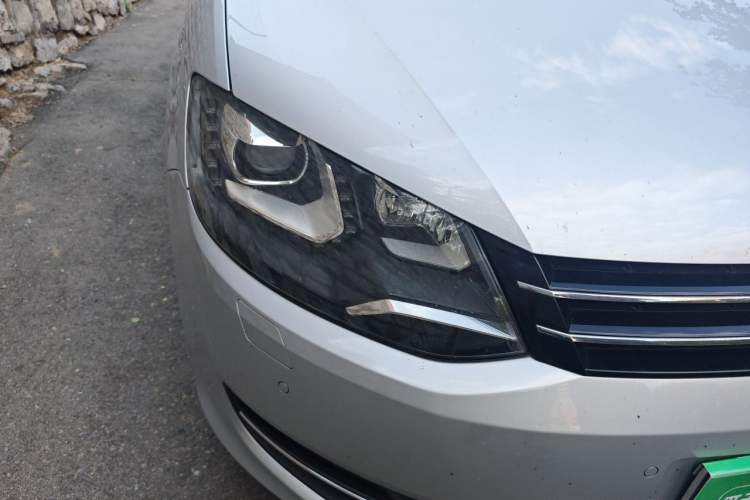 Used Volkswagen Sharan 2013 2.0 TSI Comfort Model Right Front Headlight