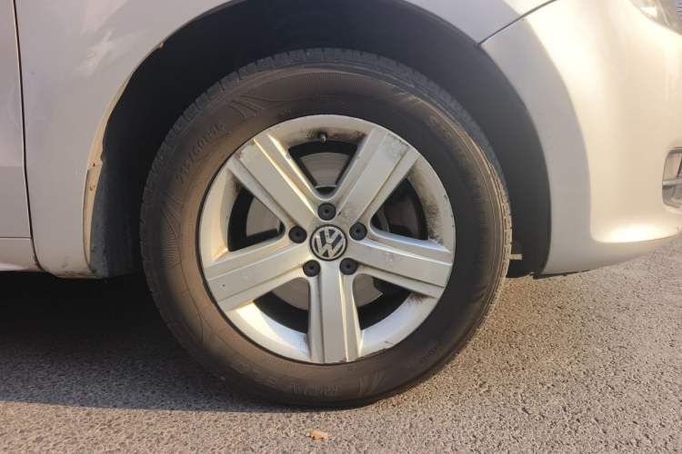Used Volkswagen Sharan 2013 1.8TSI Comfort Model Right Front Wheel Hub