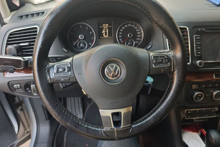 Used Volkswagen Sharan 2013 2.0 TSI Comfort Model Steering Wheel