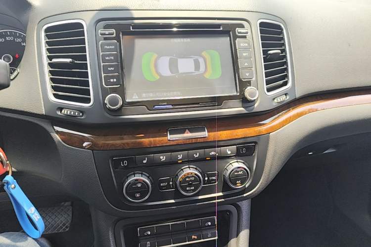 Used Volkswagen Sharan 2013 1.8TSI Comfort Model Audio And AC Panel
