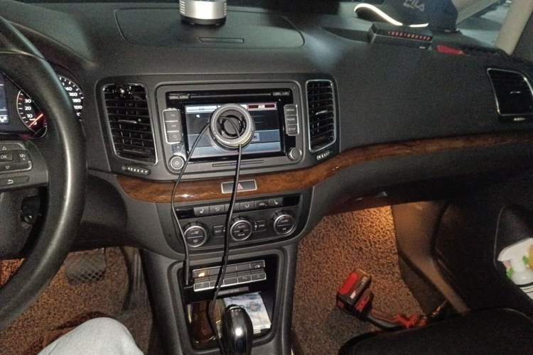Used Volkswagen Sharan 2013 2.0 TSI Comfort Model Audio And AC Panel