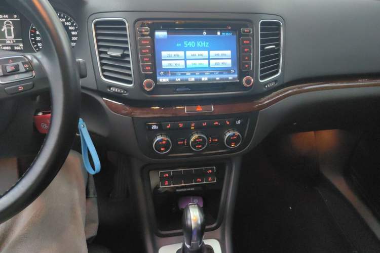 Used Volkswagen Sharan 2013 1.8TSI Comfort Model Audio And AC Panel