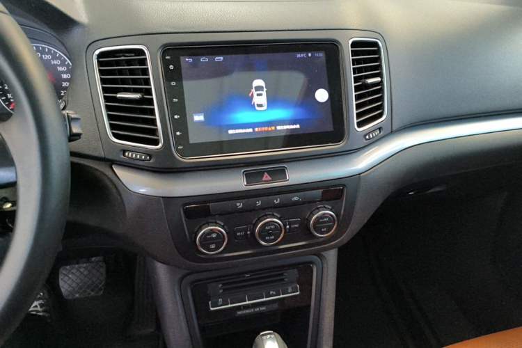Used Volkswagen Sharan 2013 1.8TSI Comfort Model Euro IV Audio And AC Panel