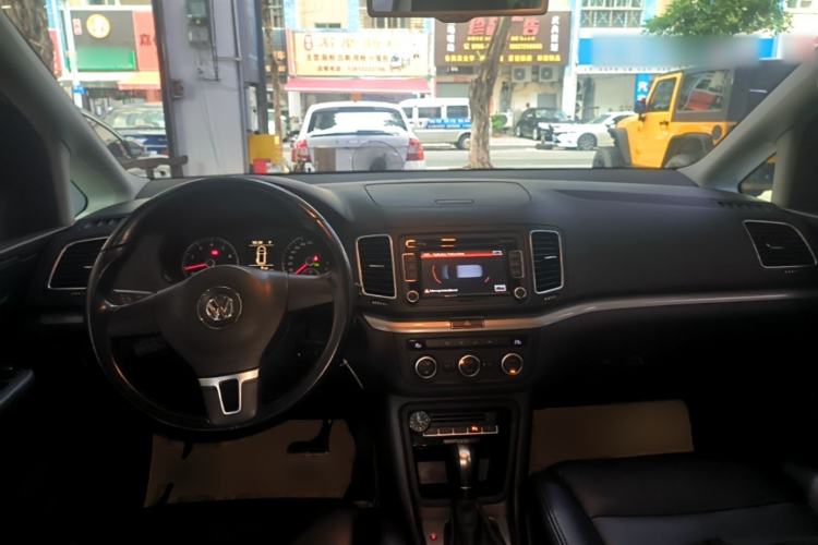 Used Volkswagen Sharan 2013 1.8TSI Standard Model Center Console