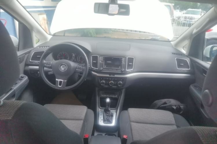 Used Volkswagen Sharan 2013 1.8TSI Standard Model Euro IV Center Console