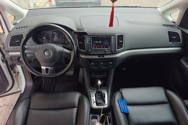Used Volkswagen Sharan 2013 1.8TSI Standard Model Center Console