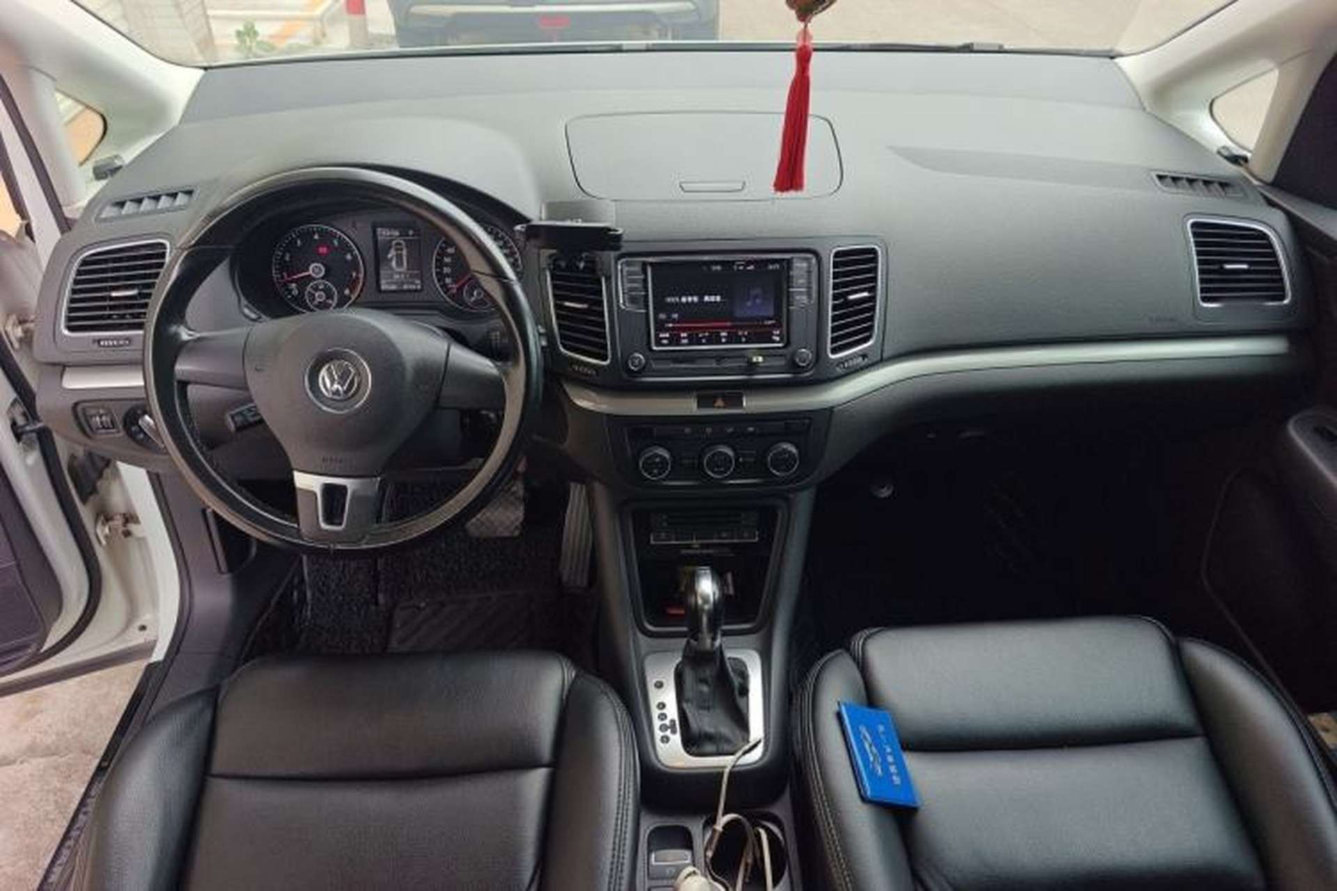 Used Volkswagen Sharan 2013 1.8TSI Standard Model Center Console