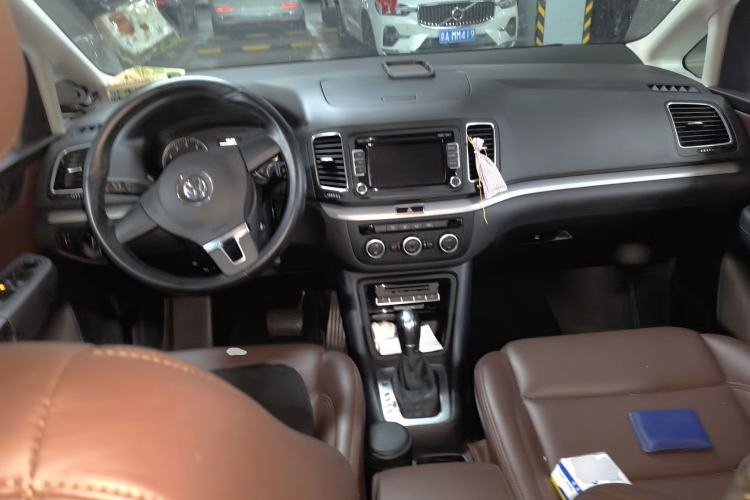 Used Volkswagen Sharan 2013 1.8TSI Standard Model Euro IV Center Console