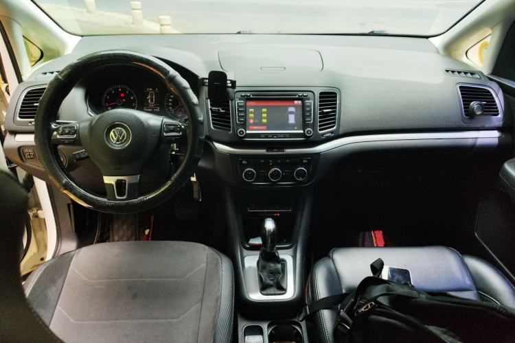 Used Volkswagen Sharan 2013 1.8TSI Standard Model Center Console