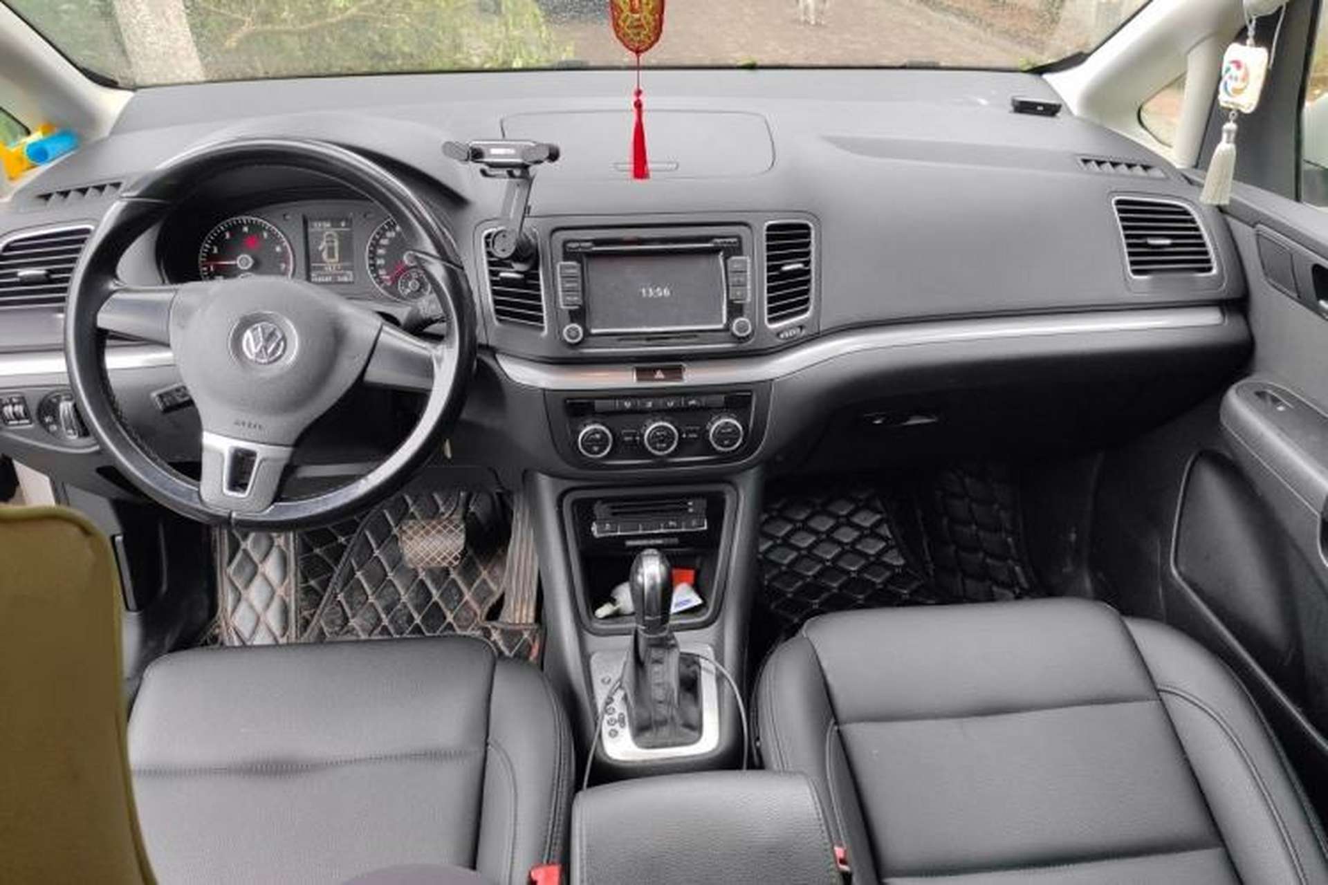 Used Volkswagen Sharan 2013 2.0 TSI Standard Model Center Console
