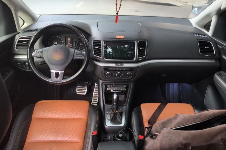 Used Volkswagen Sharan 2013 1.8TSI Standard Model Euro IV Center Console