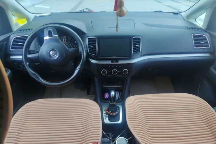 Used Volkswagen Sharan 2013 2.0 TSI Standard Model Center Console