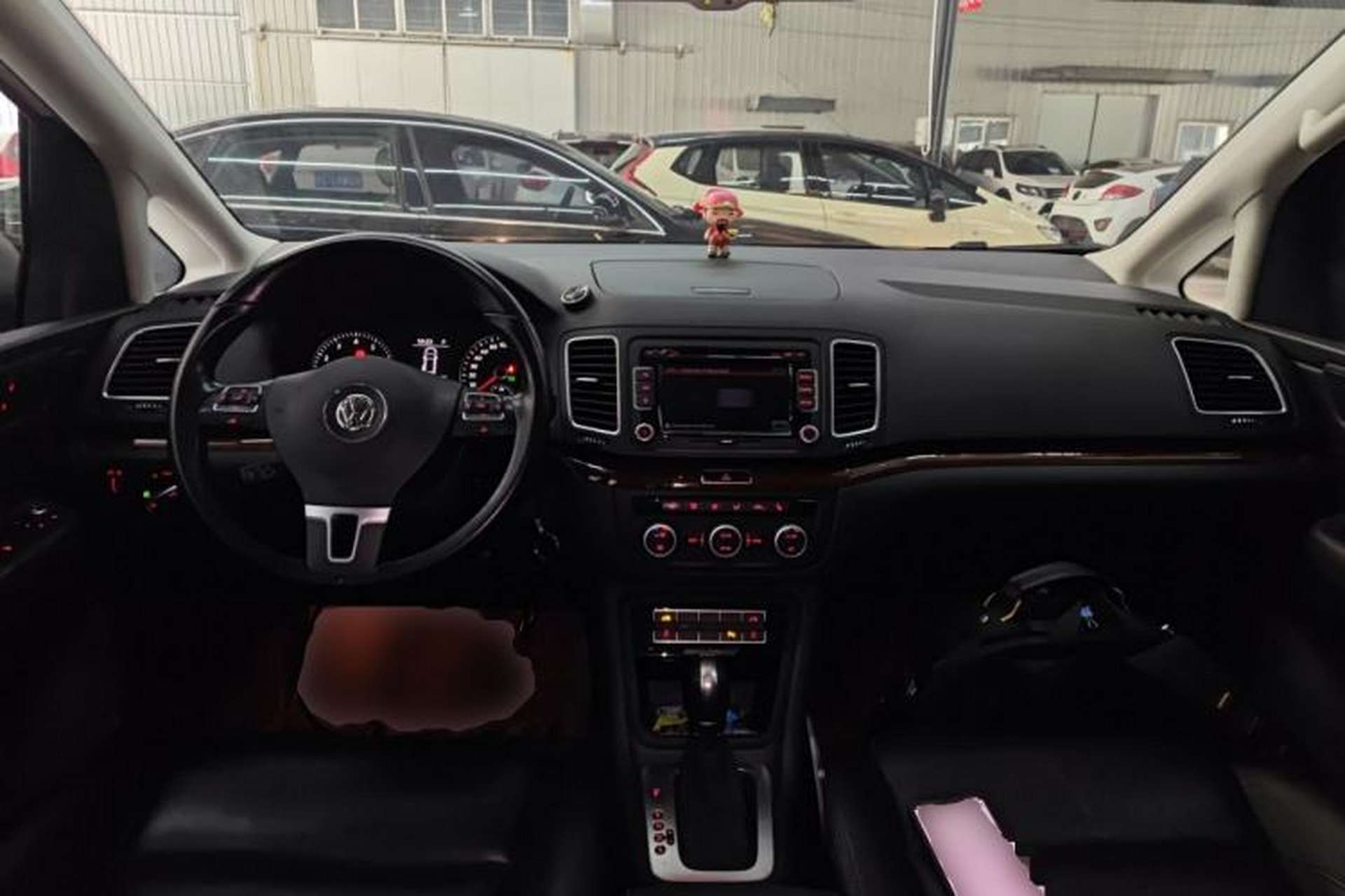 Used Volkswagen Sharan 2013 1.8TSI Comfort Model Center Console