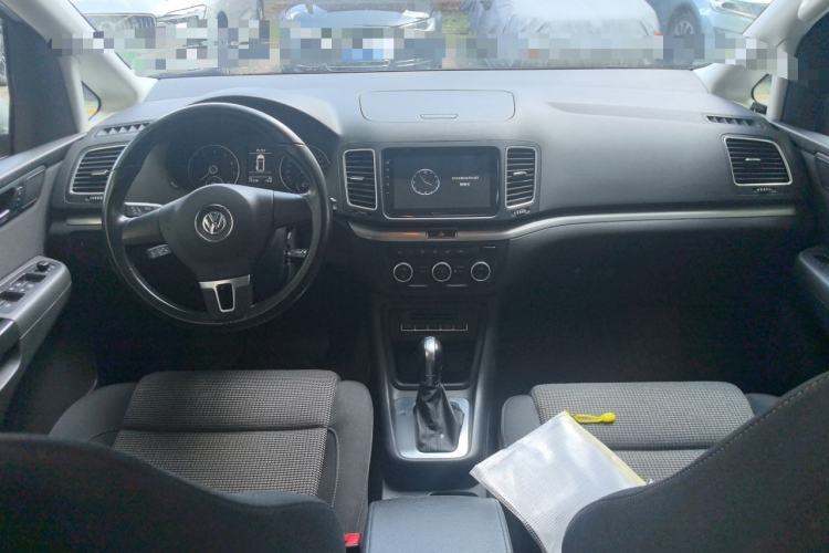 Used Volkswagen Sharan 2013 1.8TSI Standard Model Euro IV Center Console