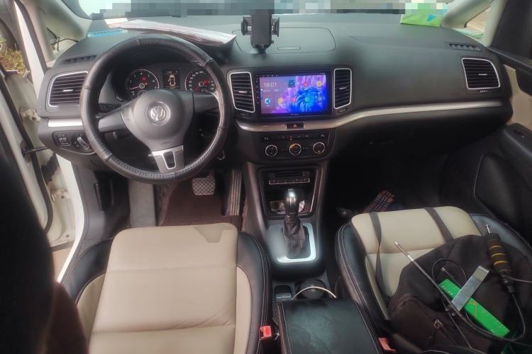 Used Volkswagen Sharan 2013 1.8TSI Standard Model Center Console