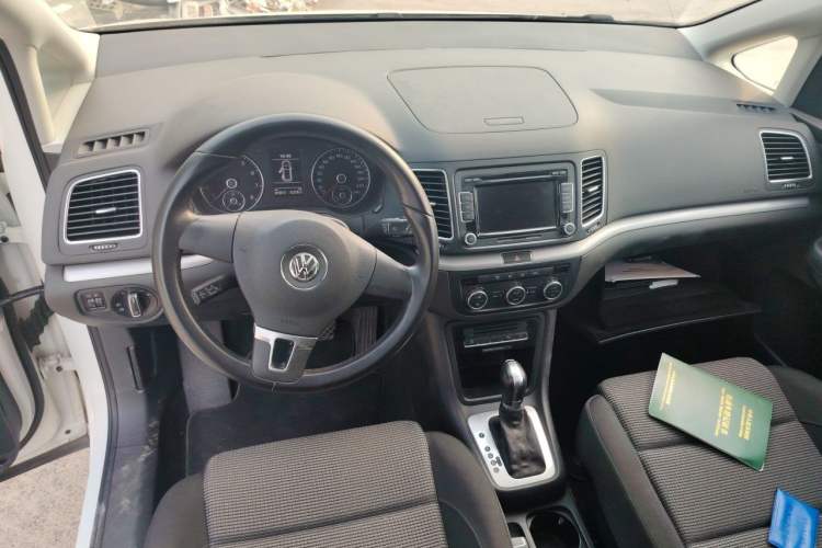 Used Volkswagen Sharan 2013 2.0 TSI Standard Model Center Console