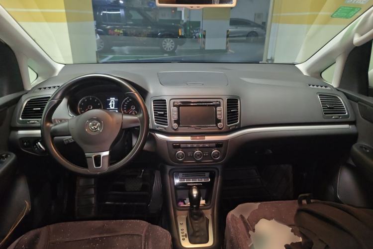 Used Volkswagen Sharan 2013 1.8TSI Standard Model Euro IV Center Console