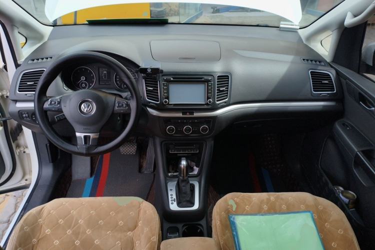 Used Volkswagen Sharan 2013 2.0 TSI Standard Model Center Console