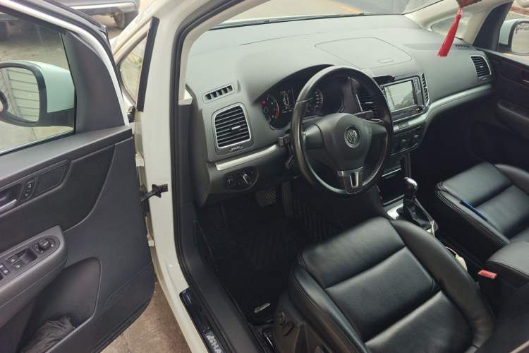 Used Volkswagen Sharan 2013 1.8TSI Standard Model Driver Seat