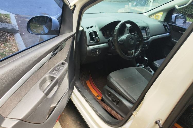 Used Volkswagen Sharan 2013 1.8TSI Standard Model Driver Seat