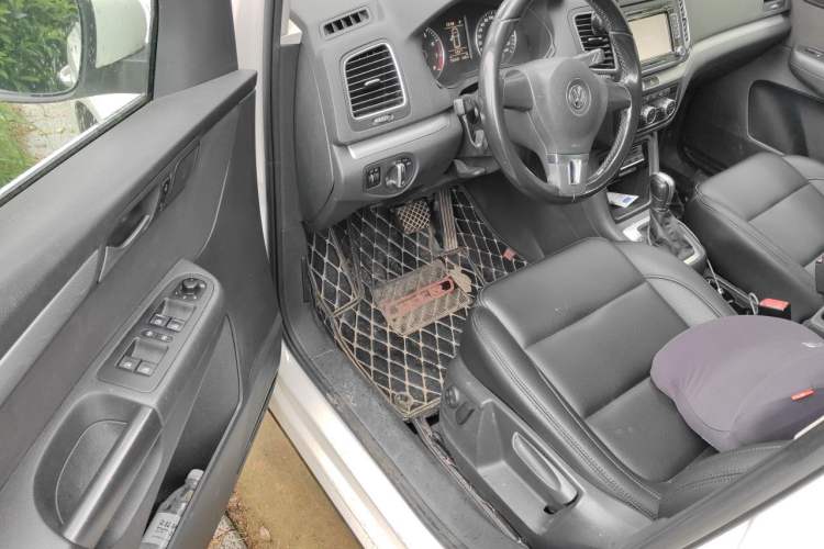 Used Volkswagen Sharan 2013 2.0 TSI Standard Model Driver Seat