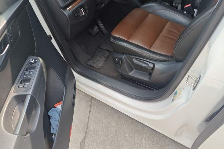 Used Volkswagen Sharan 2013 1.8TSI Comfort Model Euro IV Driver Seat