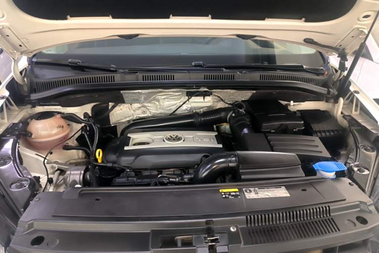 Used Volkswagen Sharan 2013 1.8TSI Standard Model Engine Bay