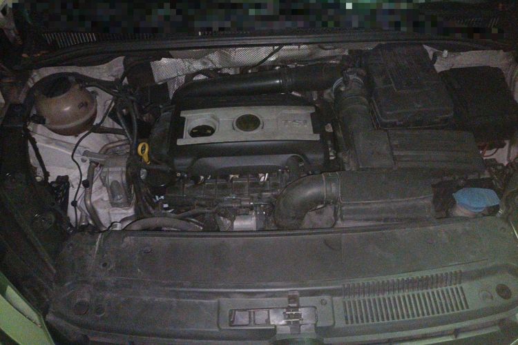 Used Volkswagen Sharan 2013 1.8TSI Comfort Model Euro IV Engine Bay