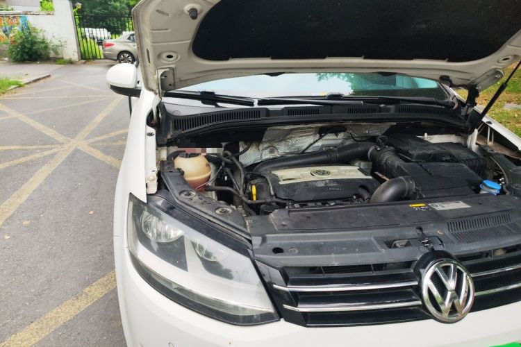 Used Volkswagen Sharan 2013 1.8TSI Standard Model Engine Bay