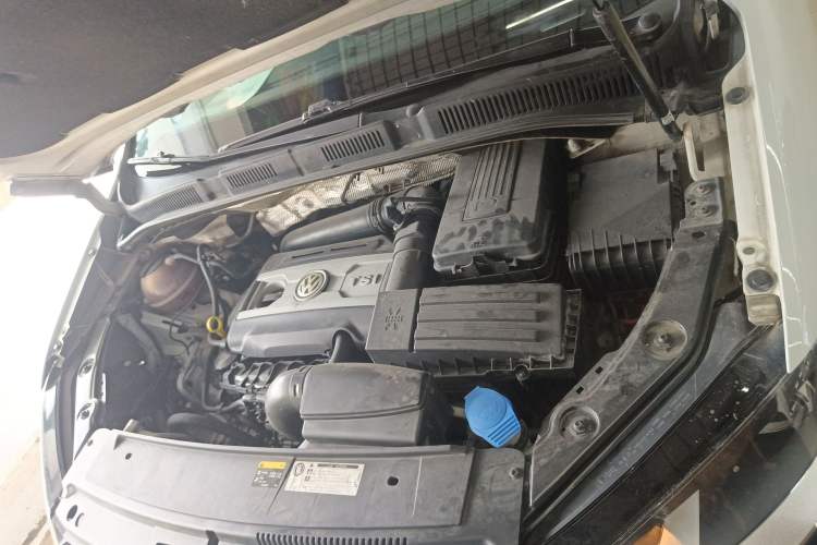 Used Volkswagen Sharan 2013 1.8TSI Standard Model Engine Bay