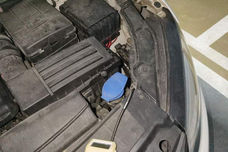 Used Volkswagen Sharan 2013 1.8TSI Comfort Model Euro IV Engine Bay Left