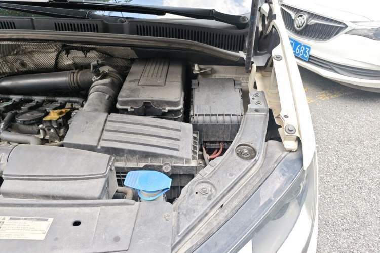 Used Volkswagen Sharan 2013 1.8TSI Standard Model Euro IV Engine Bay Left